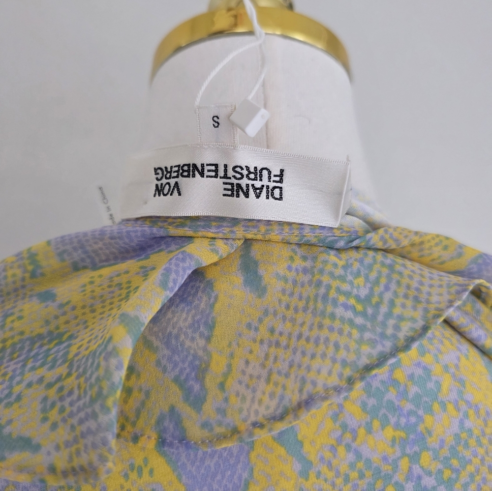 NWT Y2k  DVF Silk Ruffle Wrap Dress Pastel Snake Print Office Siren Size S - Picture 10 of 11